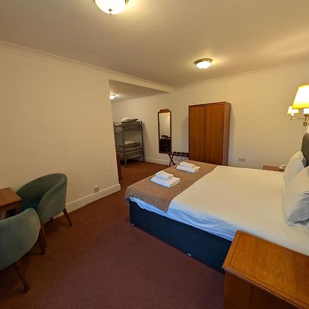 Oriel Hotel Сейнт Асаф Екстериор снимка