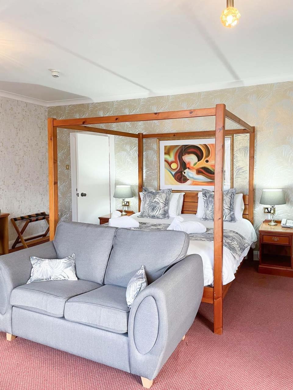 Oriel Hotel Сейнт Асаф Екстериор снимка