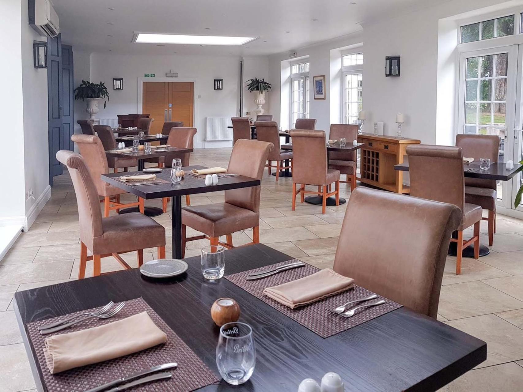 Oriel Hotel Сейнт Асаф Екстериор снимка