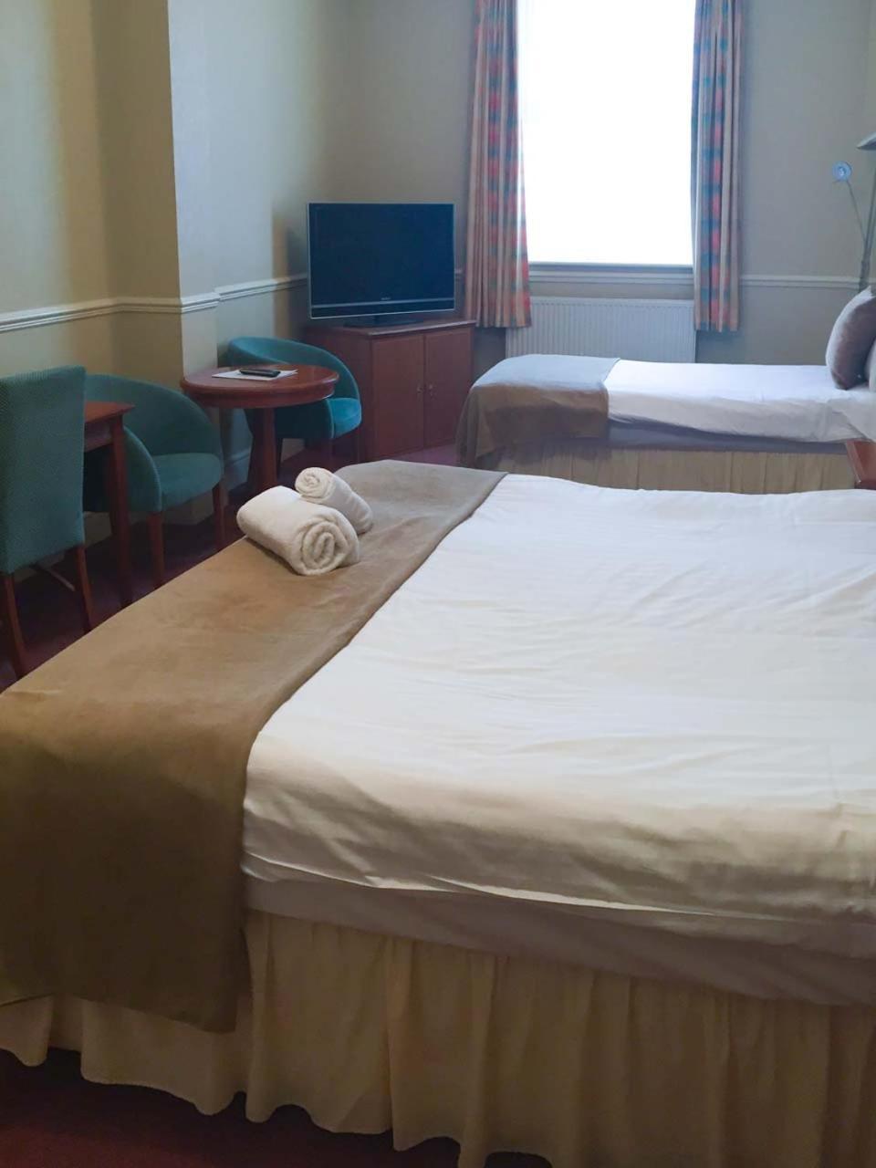 Oriel Hotel Сейнт Асаф Екстериор снимка