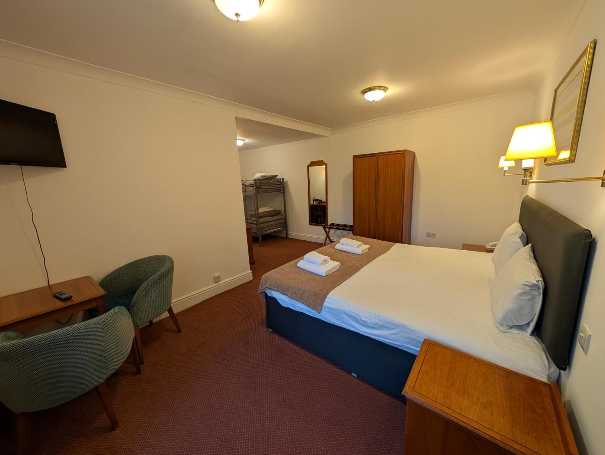 Oriel Hotel Сейнт Асаф Екстериор снимка